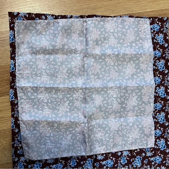 4 pocket squares - Picture 5 of 7